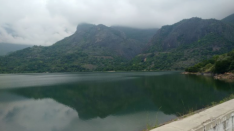 Aazhiyaar dam