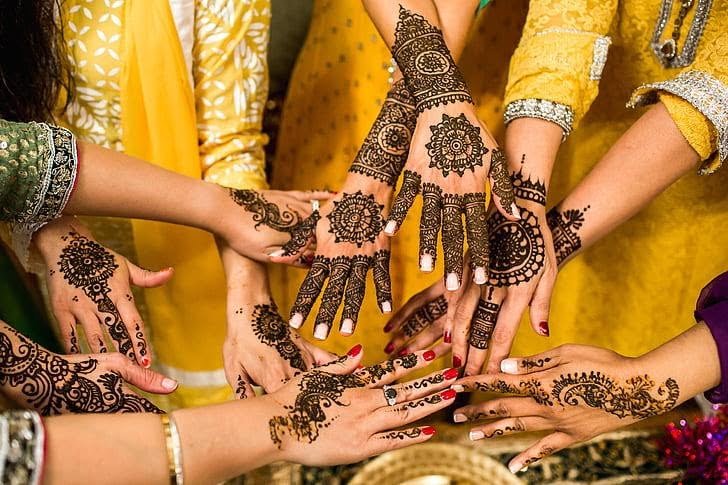 Ideas to Celebrate New Year: Mehndi