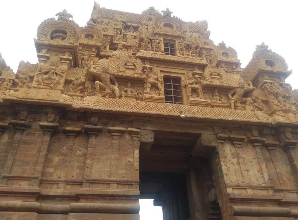 Paintings on Brihadeeswara Temple