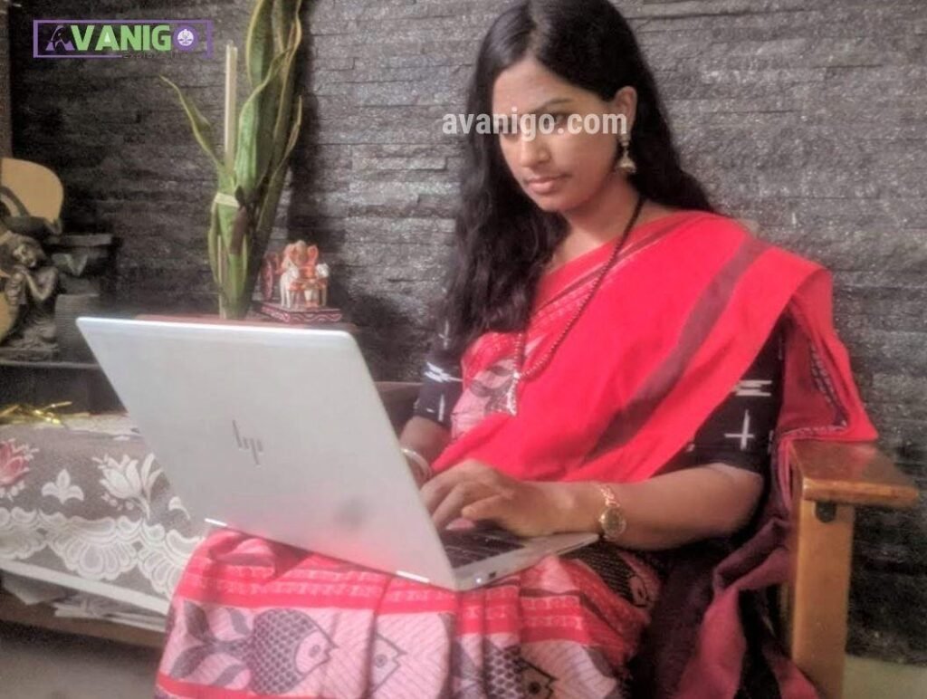 Khadi saree with fish design paired with matching blouse and accessories